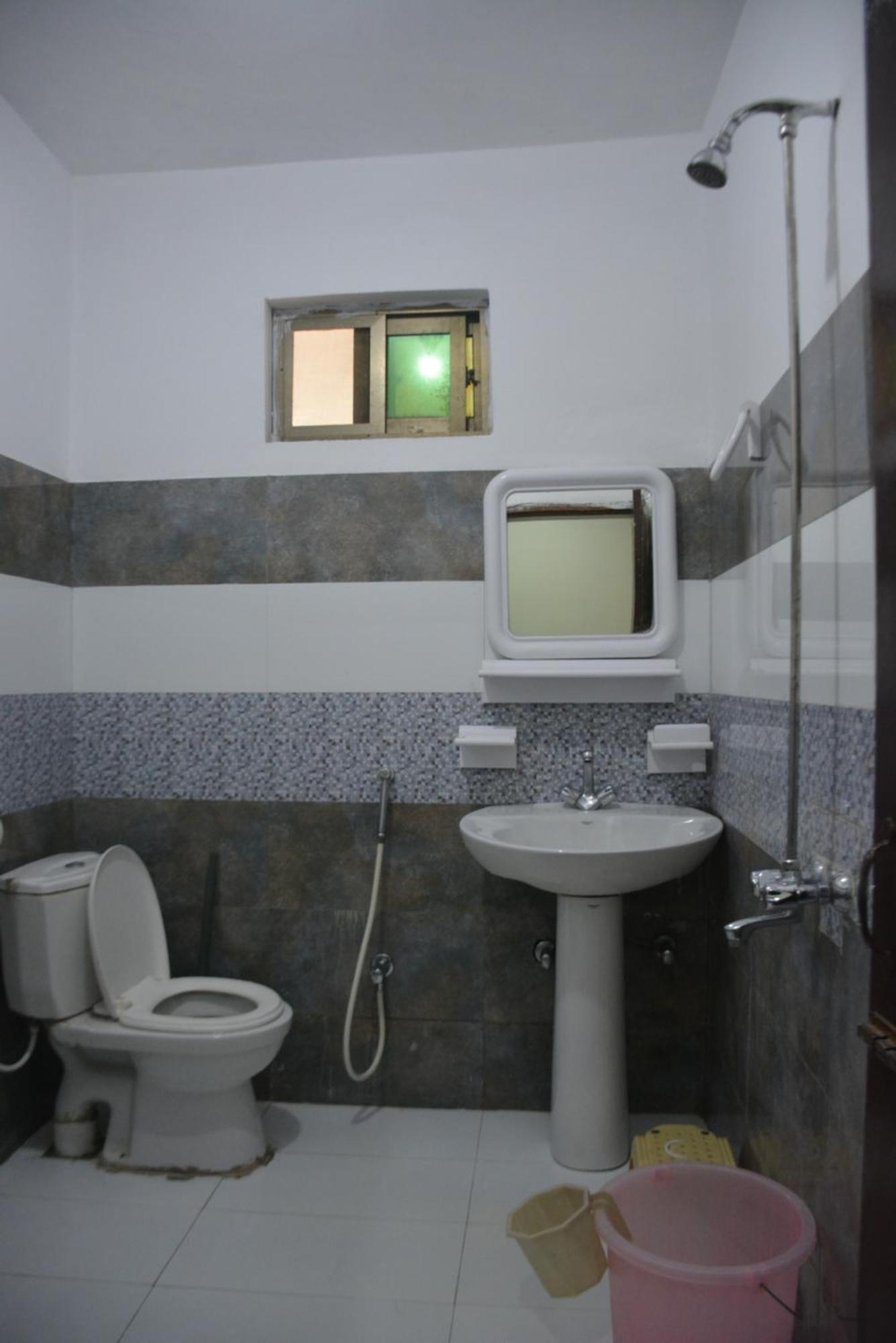 Hotel Pine Hills, Naran Buitenkant foto