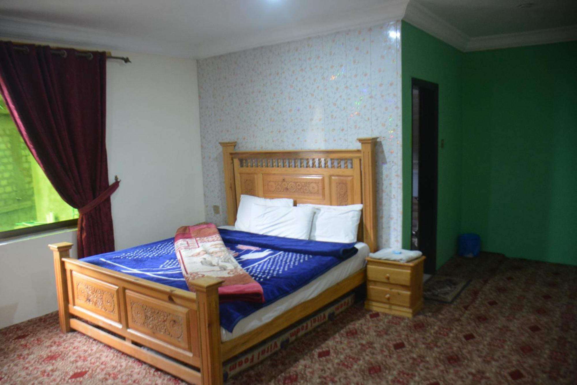 Hotel Pine Hills, Naran Buitenkant foto