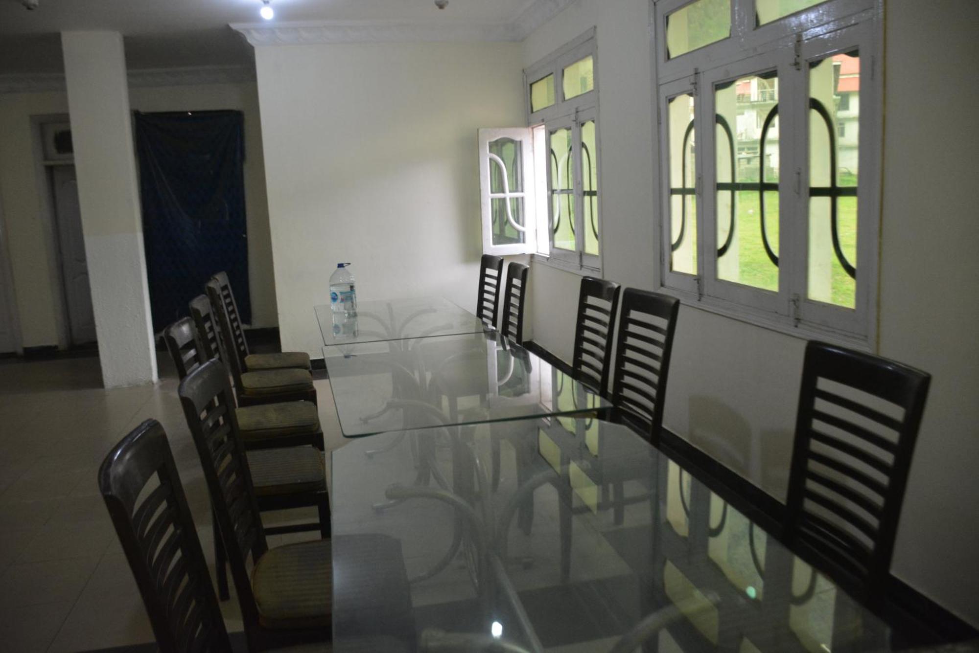 Hotel Pine Hills, Naran Buitenkant foto