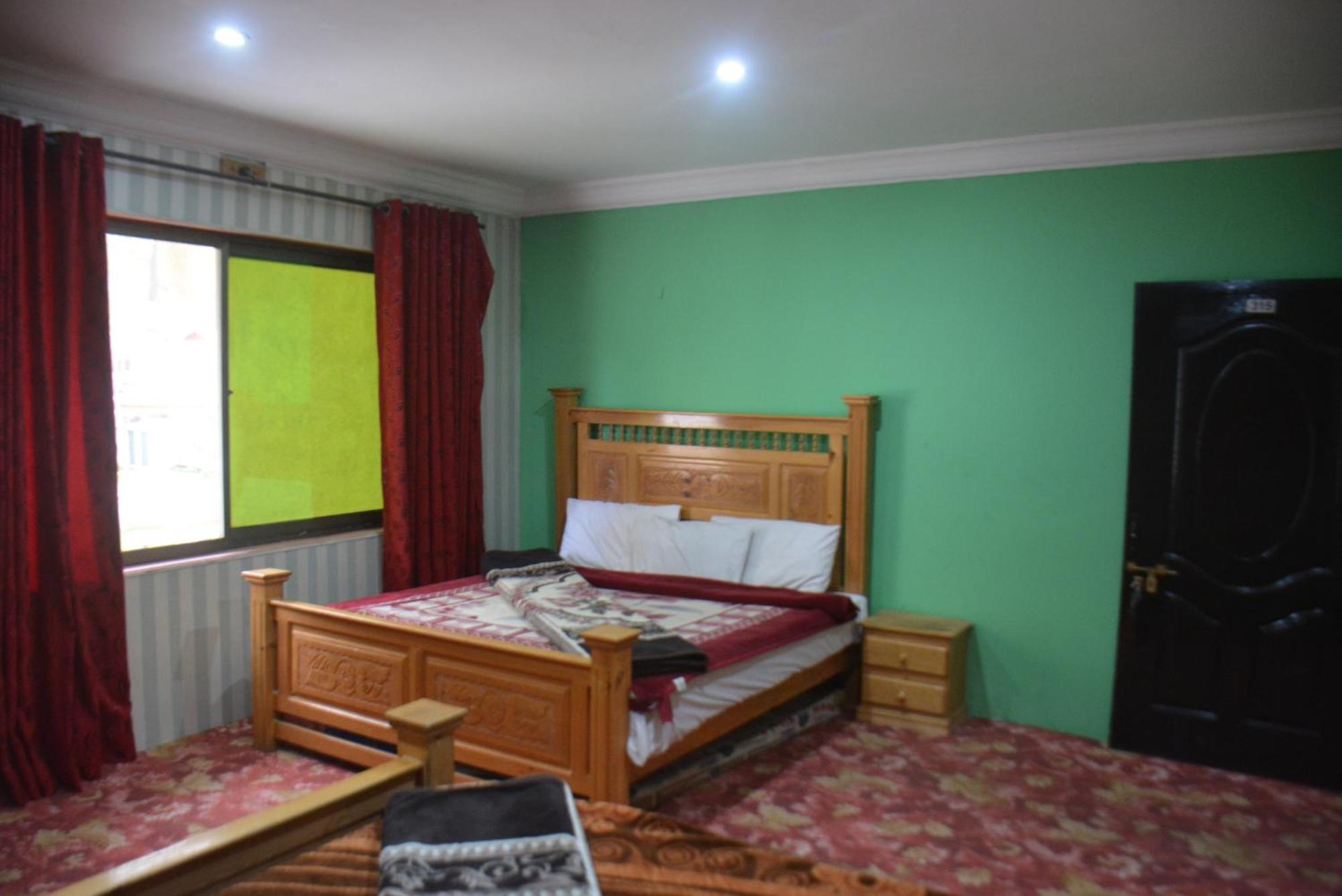 Hotel Pine Hills, Naran Buitenkant foto
