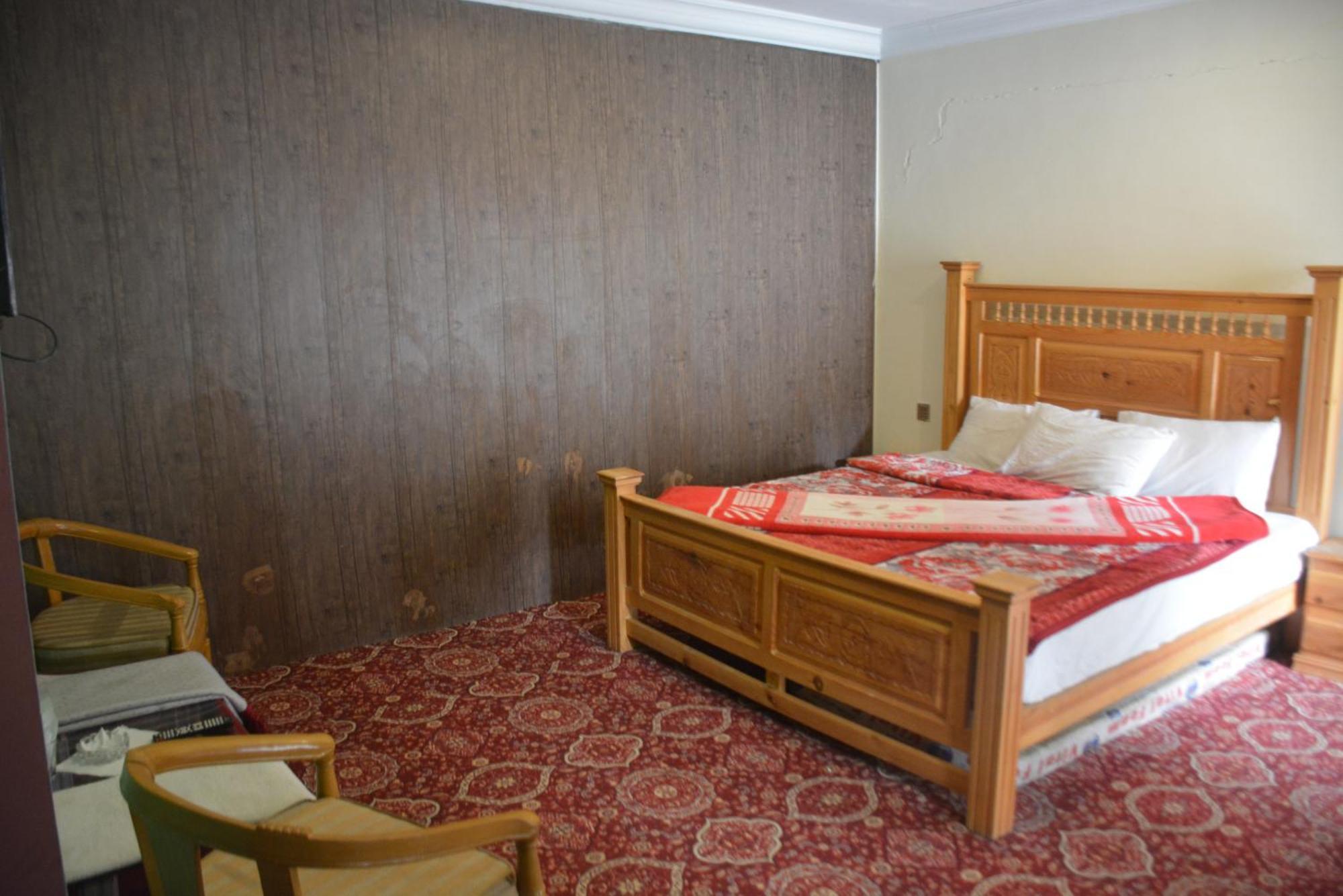 Hotel Pine Hills, Naran Buitenkant foto