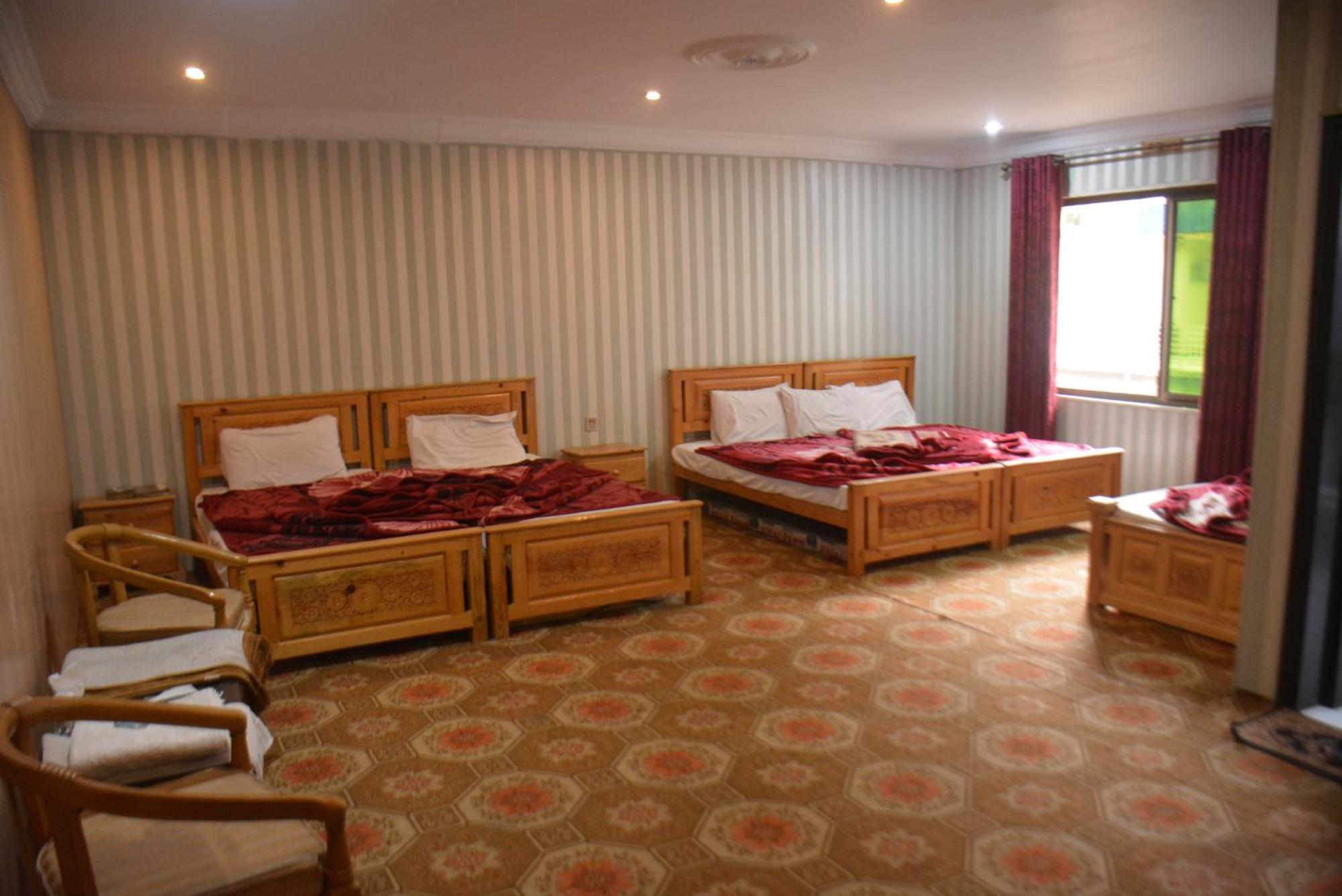 Hotel Pine Hills, Naran Buitenkant foto